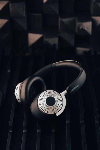 ONESONIC StudioPRO Headphones - BLACK [Accessories]