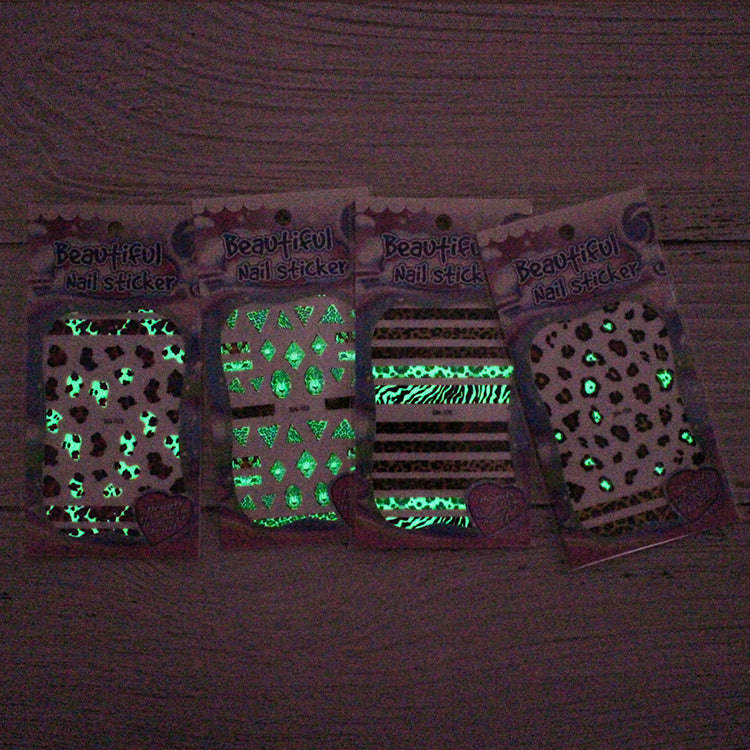 6pieces leopard luminous nail sticker